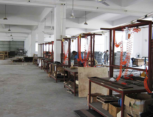 Installation-Warehouse-Picture01