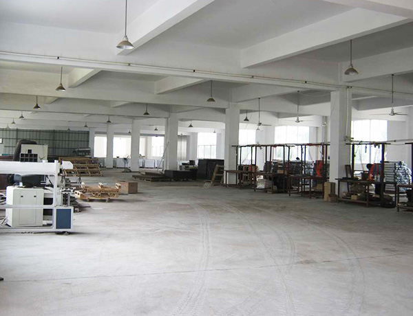 Installation-Warehouse-Picture02